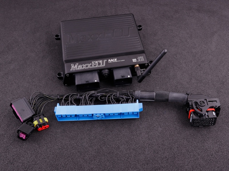 MaxxECU Race Plugin ECU solution for Nissan Skyline R32/33